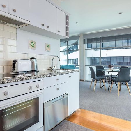 Stunning Waterfront Location With Huge Balcony! Appartamento Auckland Esterno foto