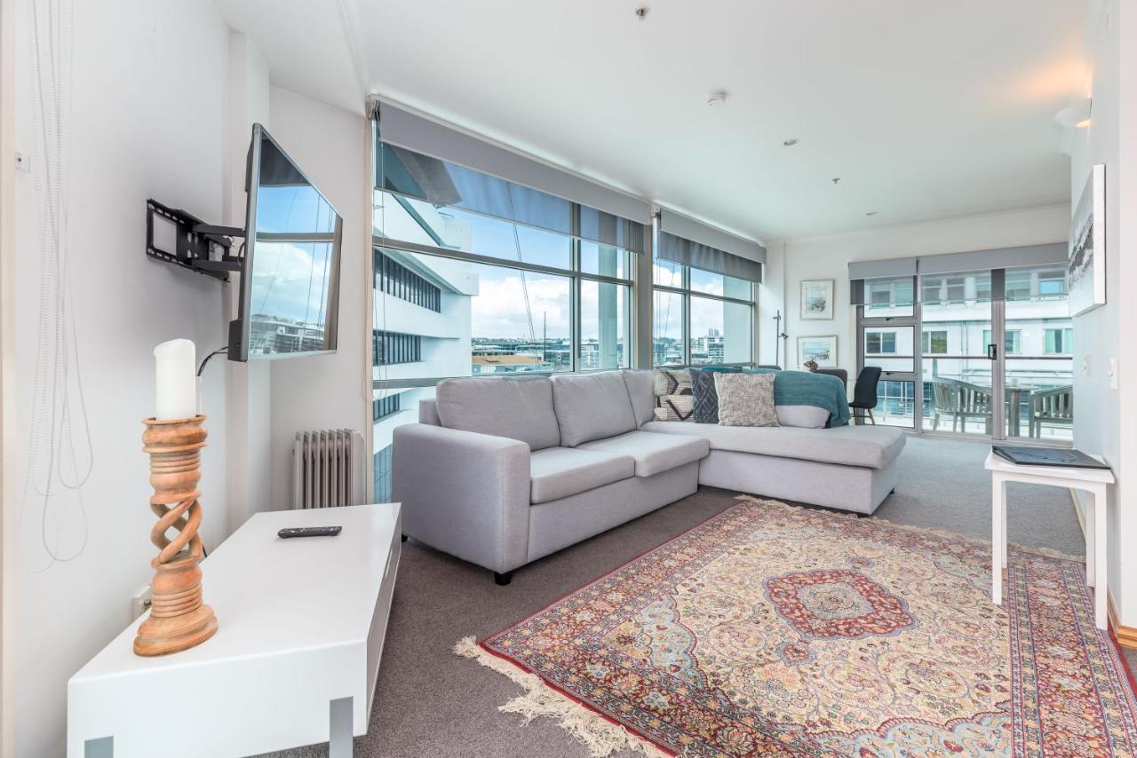 Stunning Waterfront Location With Huge Balcony! Appartamento Auckland Esterno foto