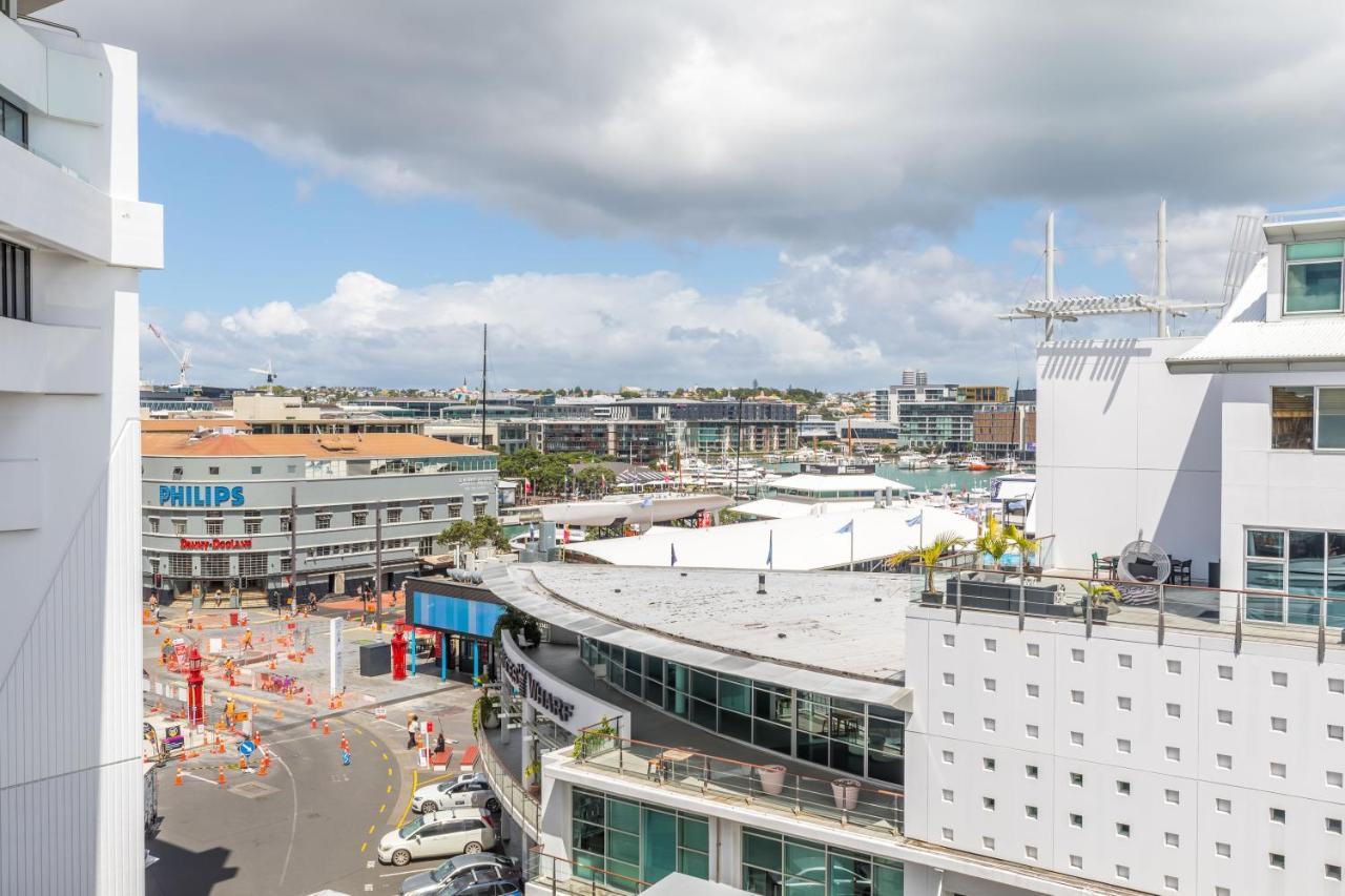 Stunning Waterfront Location With Huge Balcony! Appartamento Auckland Esterno foto