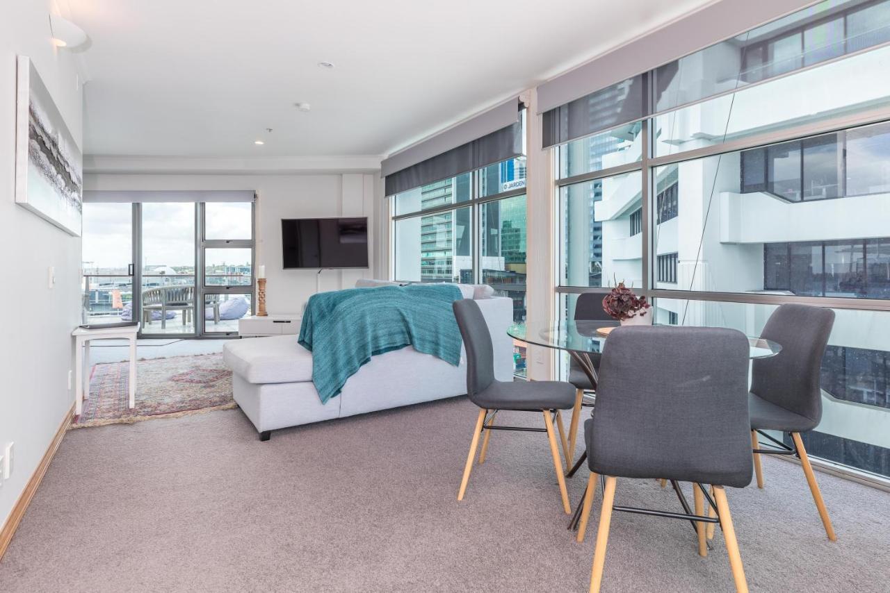 Stunning Waterfront Location With Huge Balcony! Appartamento Auckland Esterno foto