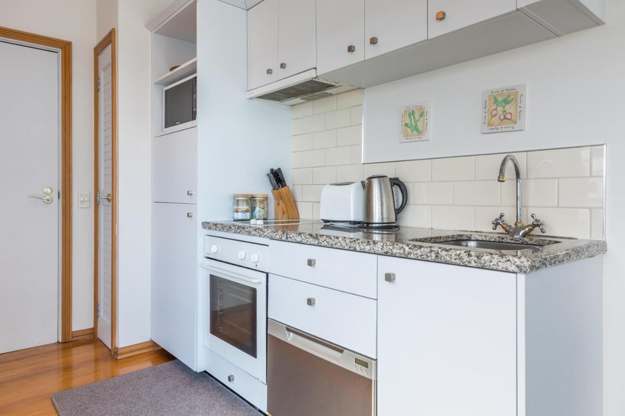 Stunning Waterfront Location With Huge Balcony! Appartamento Auckland Esterno foto
